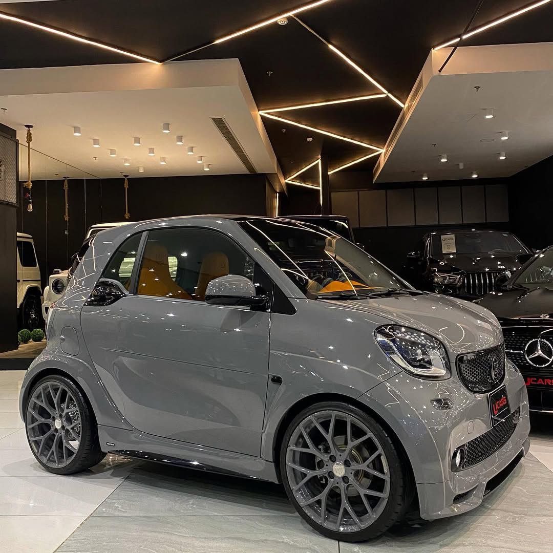 SAKLYORS BRABUS ELEKTİRİKLİ ARABA